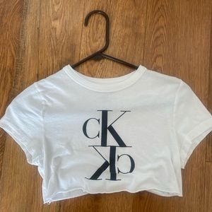 Calvin Klein Cropped Tee